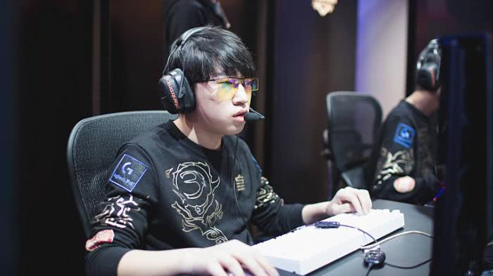 最终以微弱 最终以微弱