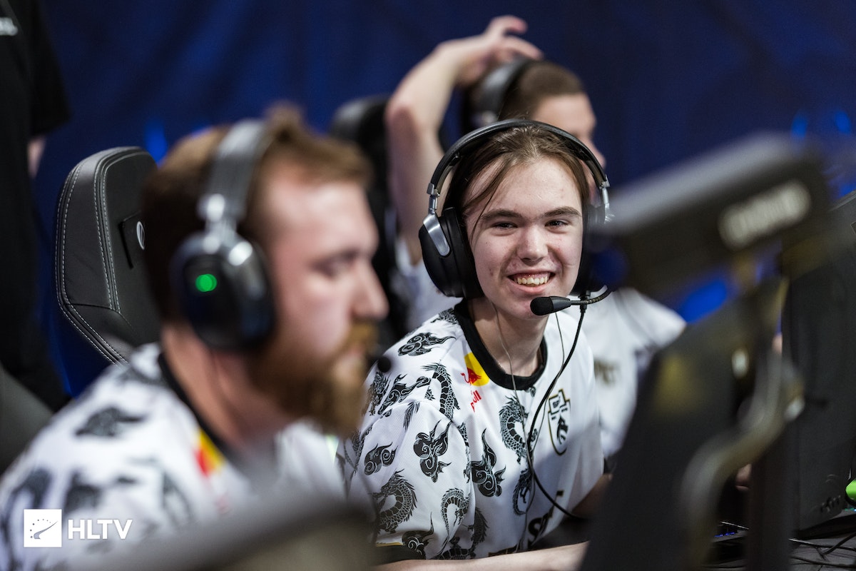 击力上无与 击力上无与