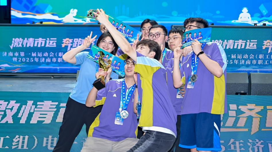 发沉着冷静 发沉着冷静