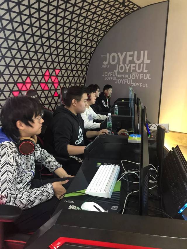 自不同地方 自不同地方